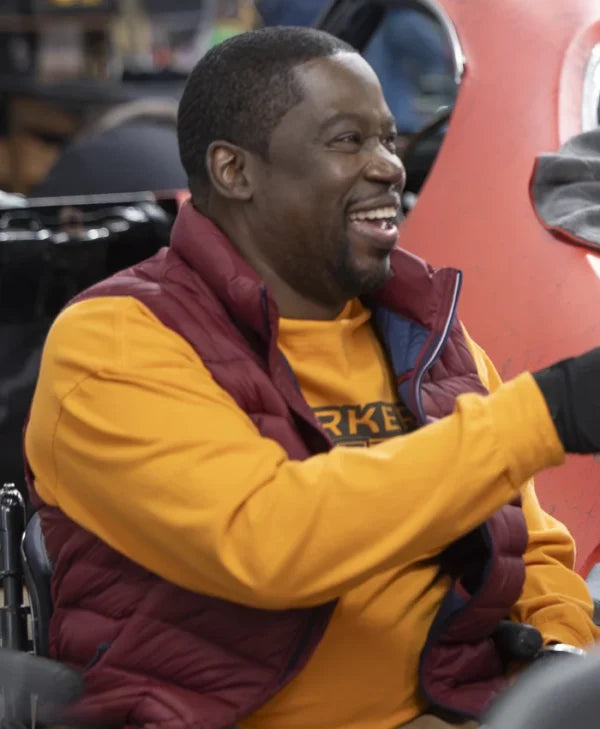 Shifting Gears S01 Daryl Mitchell Maroon Vest