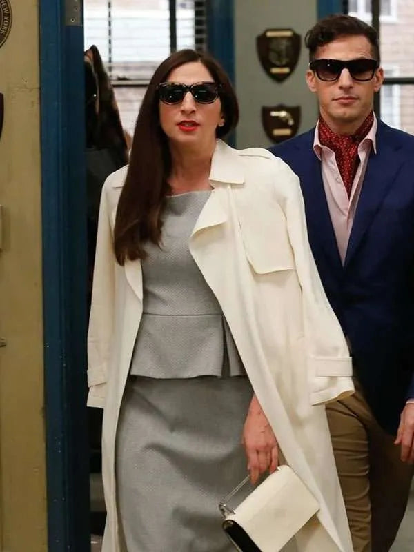 Chelsea Peretti Brooklyn Nine Nine S06 Coat