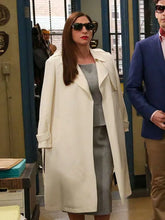 Chelsea Peretti Brooklyn Nine Nine S06 Coat