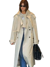Daisy Edgar-Jones trench coat with two front and one inside pocket