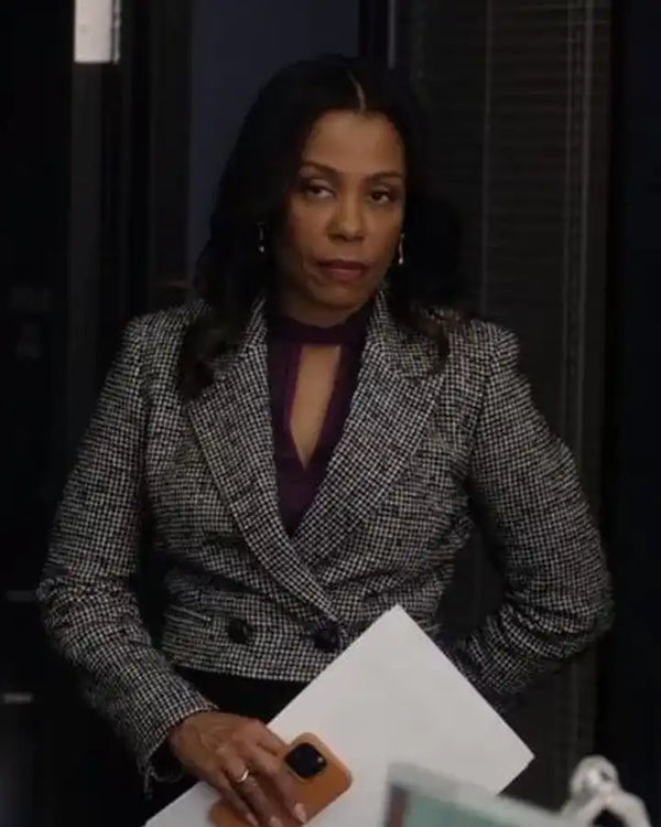 Karen Pittman The Morning Show S03 Cropped Blazer