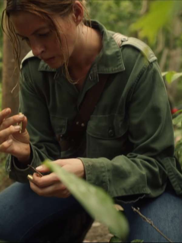 Anne Hathaway The Last Thing He Wanted Green Jacket