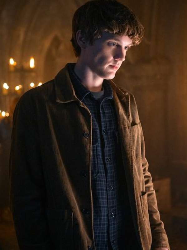 Hunter Doohan Wednesday Brown Jacket