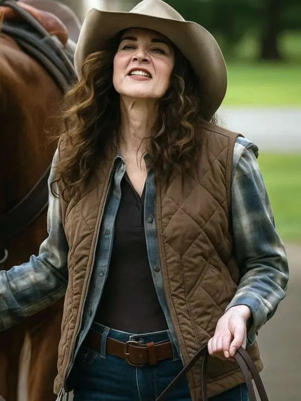 Wild Cards S02 Ally Sheedy Vest